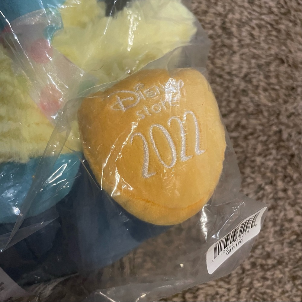 New 2022 Disney Store Easter Chick Stitch - Picture 2 of 6
